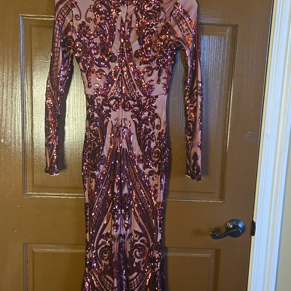 Fashion Nova-Burgundy cutout sequin gown with cream lining Sz XS NWT. - Picture 12 of 15